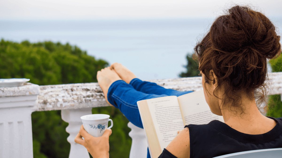 20 Life-Changing Benefits of Reading Books Every Day